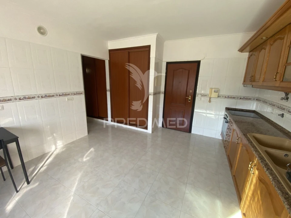 Apartamento T0 para Venda em Seixal, Arrentela e Aldeia de Paio Pires Foto 4