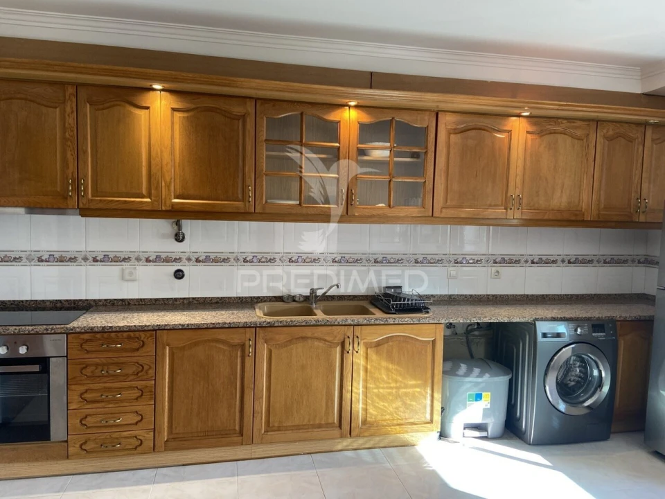 Apartamento T0 para Venda em Seixal, Arrentela e Aldeia de Paio Pires Foto 2