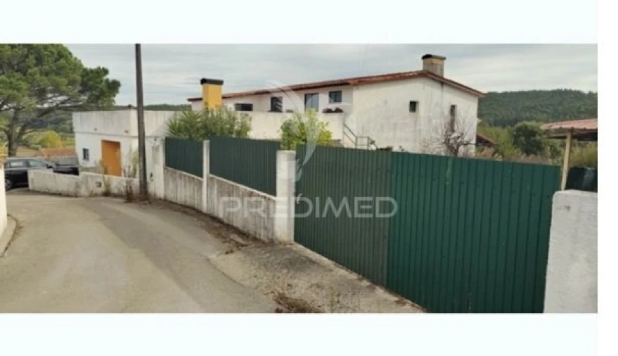 Moradia T4 para Venda em Vila Nova de Monsarros