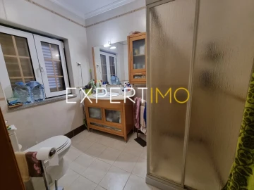 Moradia T5 para Venda em Nespereira