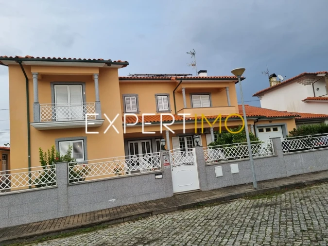 Moradia T5 para Venda em Nespereira Foto 3