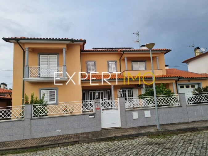 Moradia T5 para Venda em Nespereira Foto 4