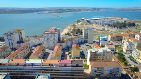 Terreno para Venda em Alto do Seixalinho, Santo André e Verderena