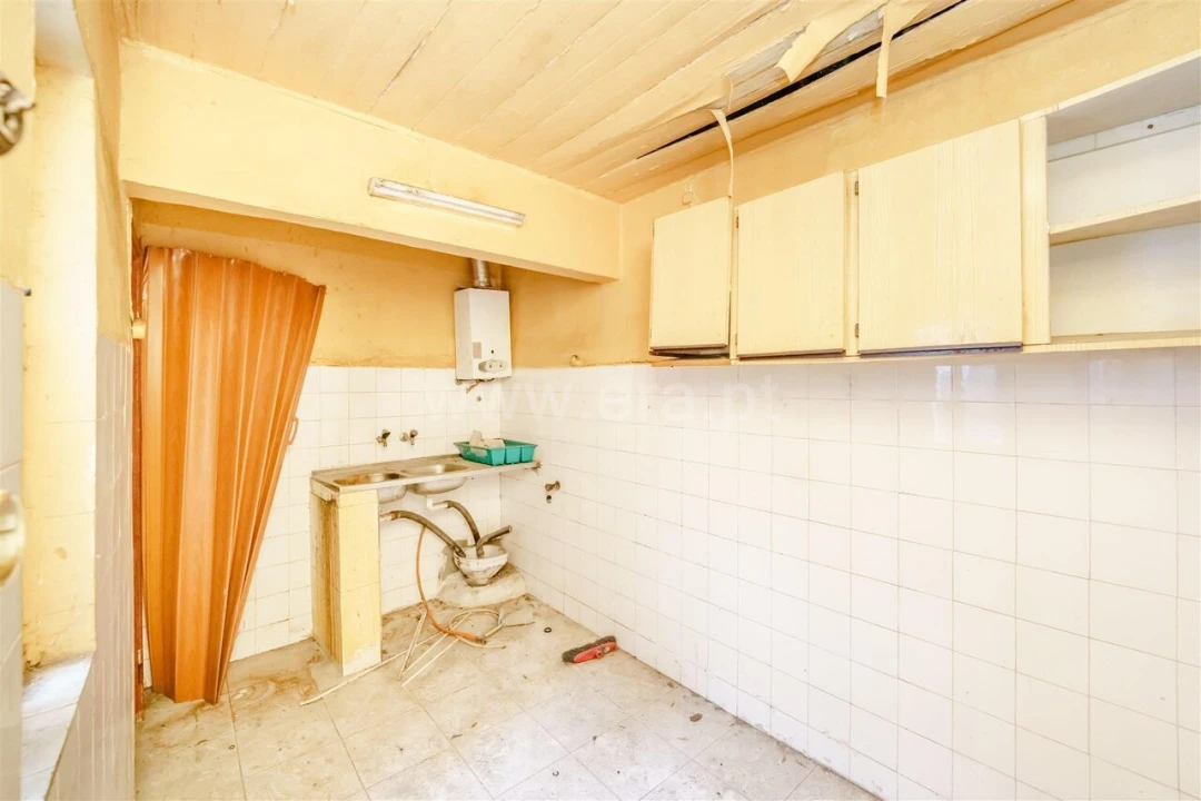 Apartamento T2 para Venda em Covilhã e Canhoso Foto 11