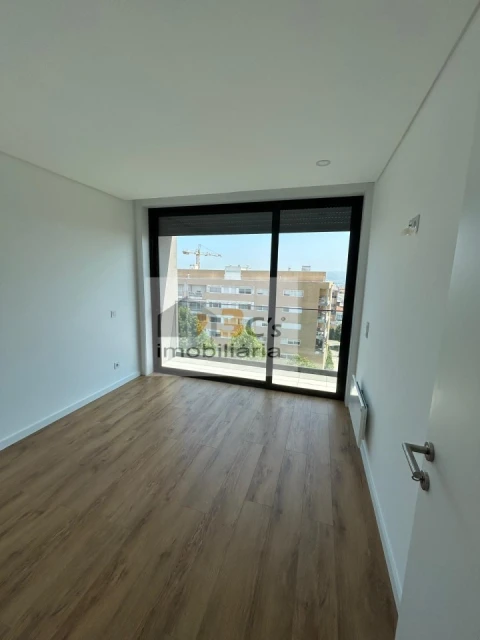 Apartamento T2 para Venda em Pedrouços
