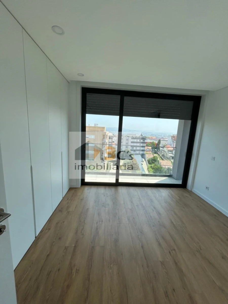 Apartamento T2 para Venda em Pedrouços Foto 12