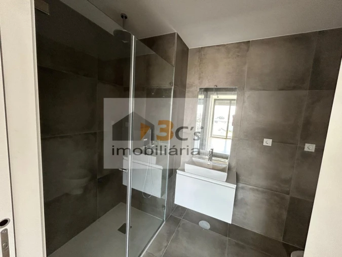 Apartamento T2 para Venda em Pedrouços Foto 17