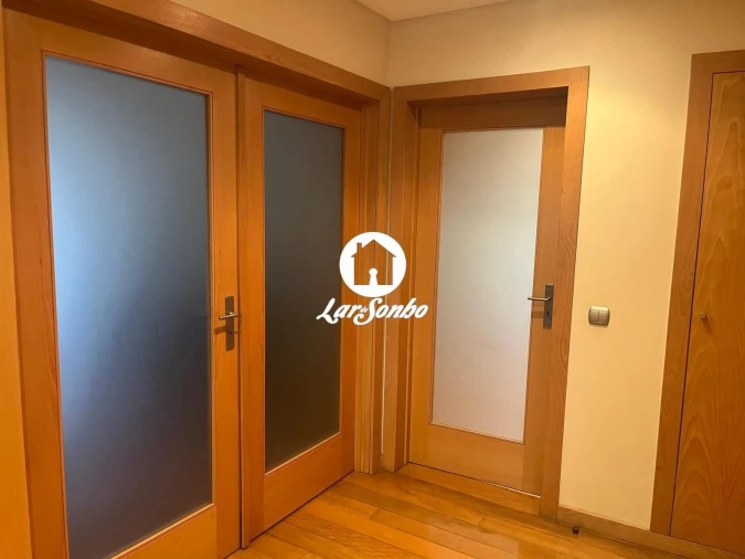 Apartamento T3 para Venda em Cidade da Maia Foto 2