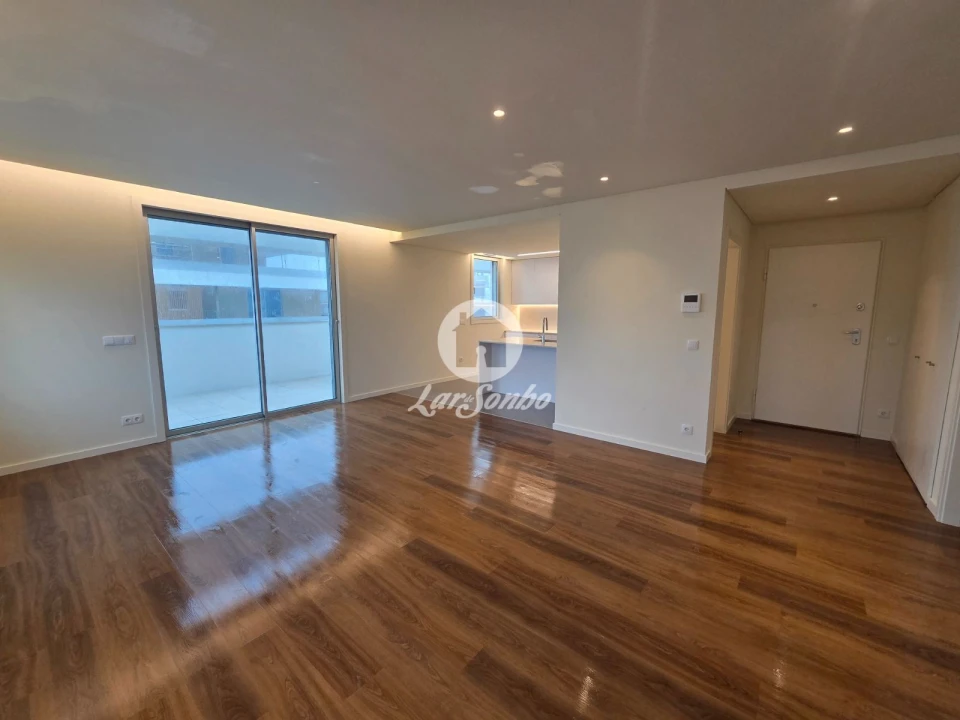Apartamento T2 para Venda em Cidade da Maia Foto 9