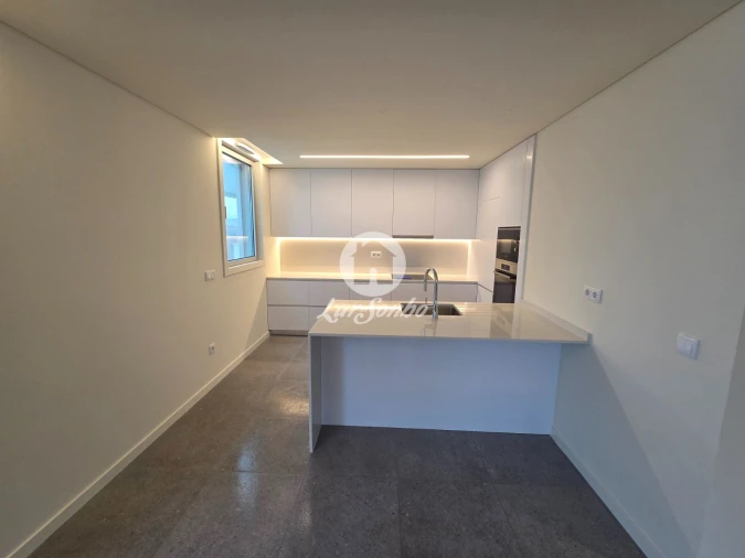 Apartamento T2 para Venda em Cidade da Maia Foto 2