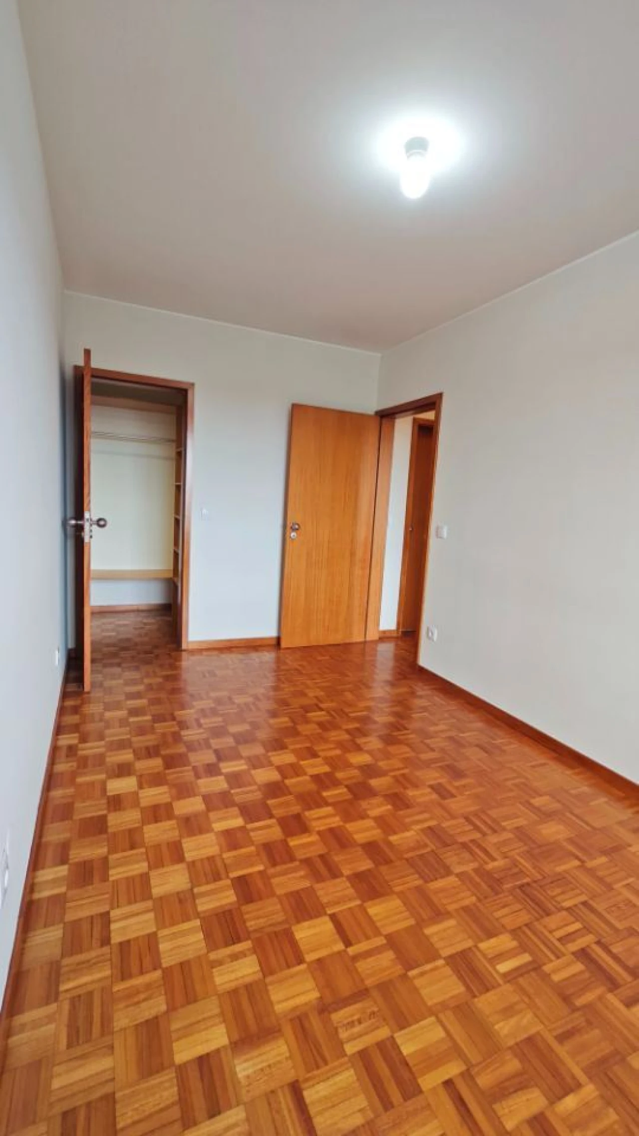Apartamento T2 para Arrendamento em Ramalde Foto 12