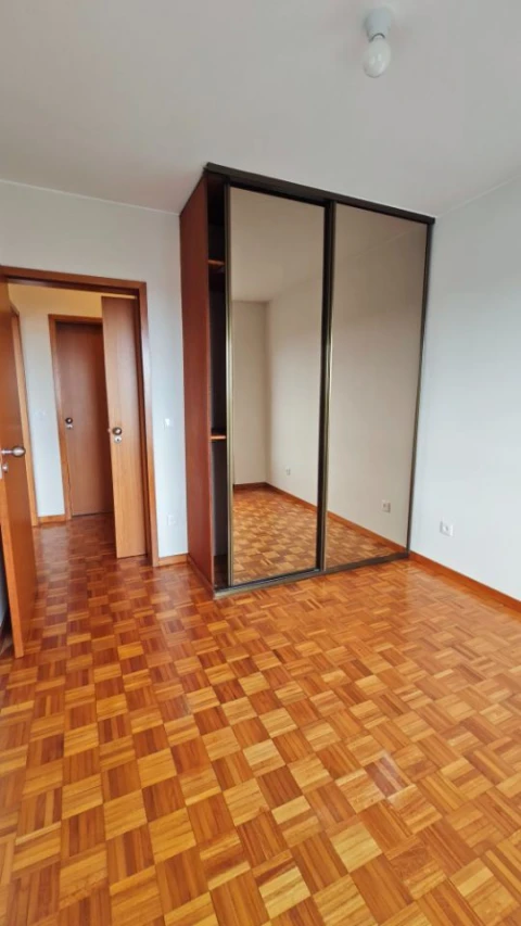 Apartamento T2 para Arrendamento em Ramalde