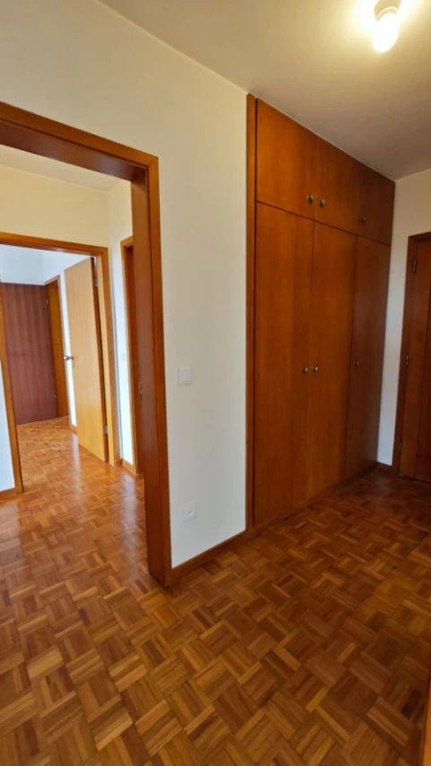 Apartamento T2 para Arrendamento em Ramalde