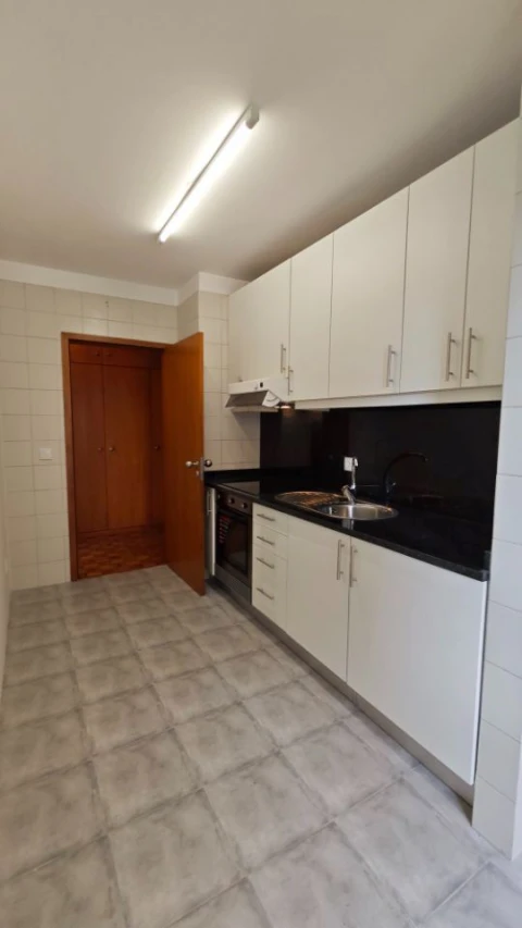 Apartamento T2 para Arrendamento em Ramalde