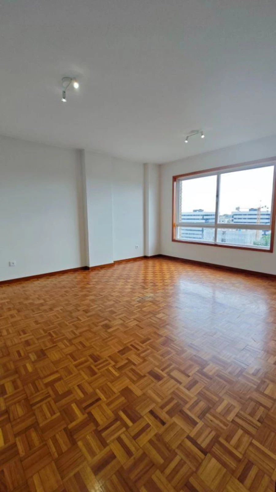 Apartamento T2 para Arrendamento em Ramalde Foto 4