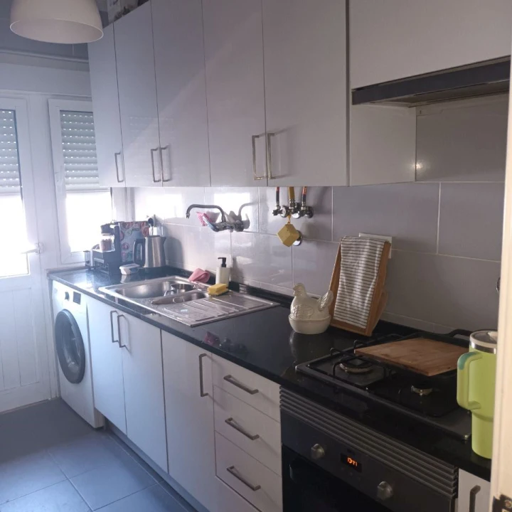 Apartamento T1 para Arrendamento em Campolide Foto 1