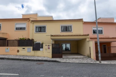 Moradia T3 para Venda em Carcavelos e Parede