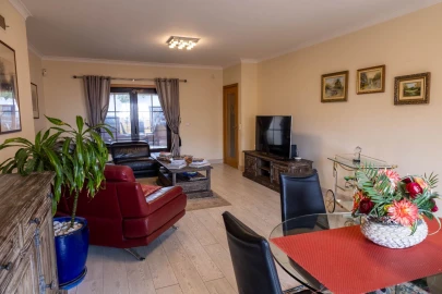 Moradia T3 para Venda em Carcavelos e Parede
