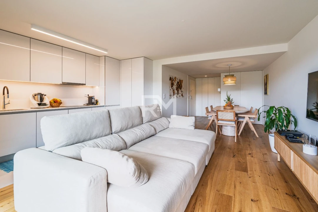 Apartamento T3 para Venda em Oliveira do Douro Foto 1