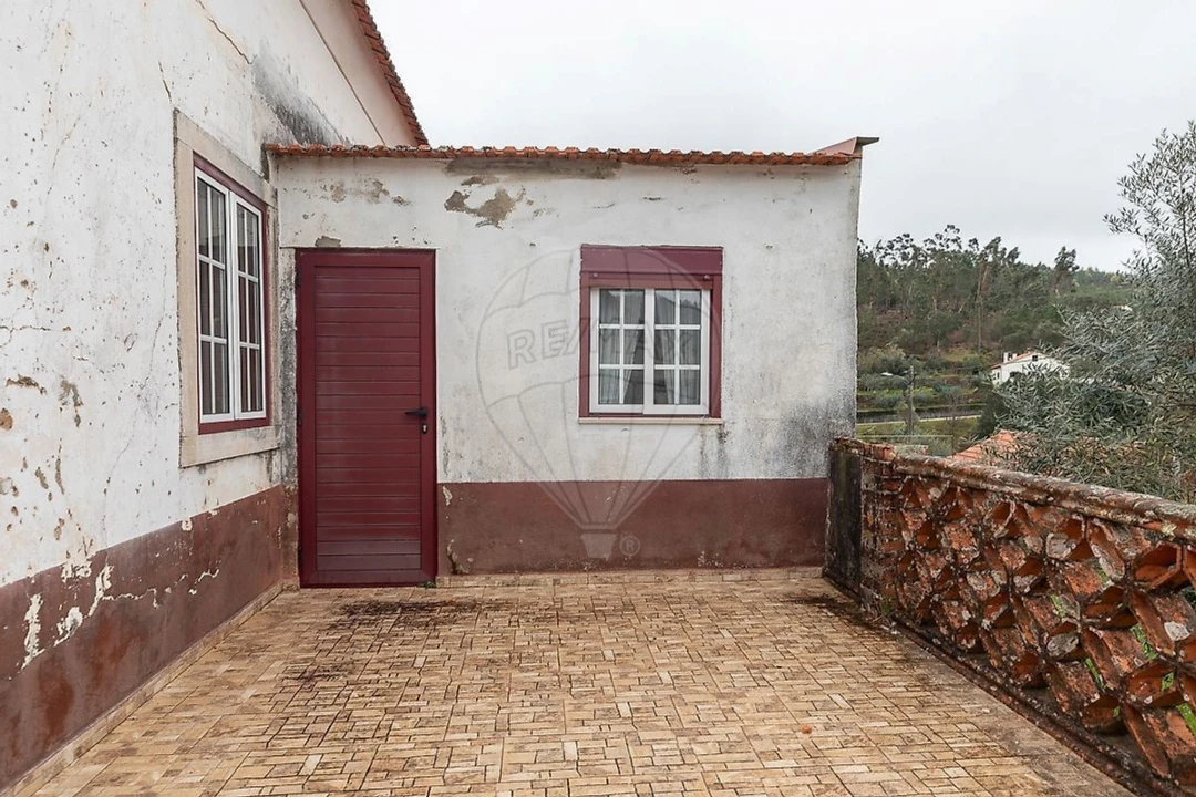 Moradia T2 para Venda em Alvares Foto 17
