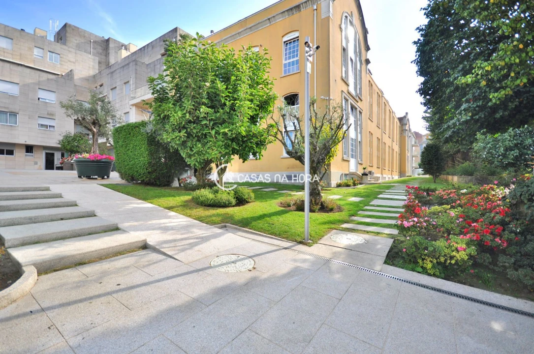 Apartamento T5 para Venda em Cedofeita, Santo Ildefonso, Sé, Miragaia, São Nicolau e Vitória Foto 1