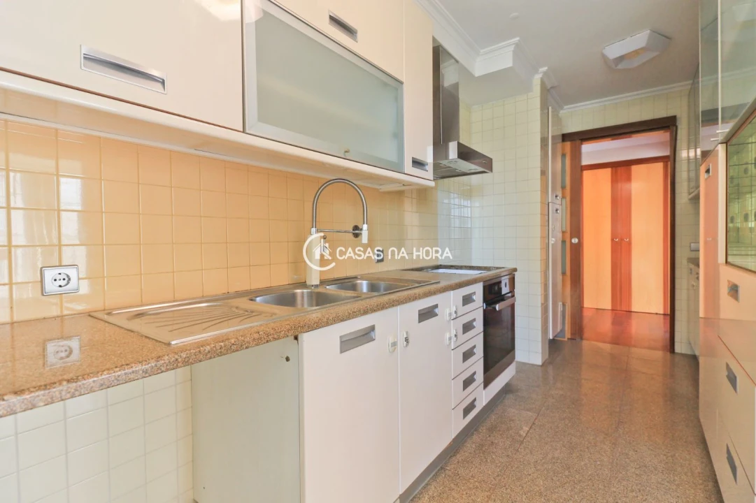 Apartamento T5 para Venda em Cedofeita, Santo Ildefonso, Sé, Miragaia, São Nicolau e Vitória Foto 3
