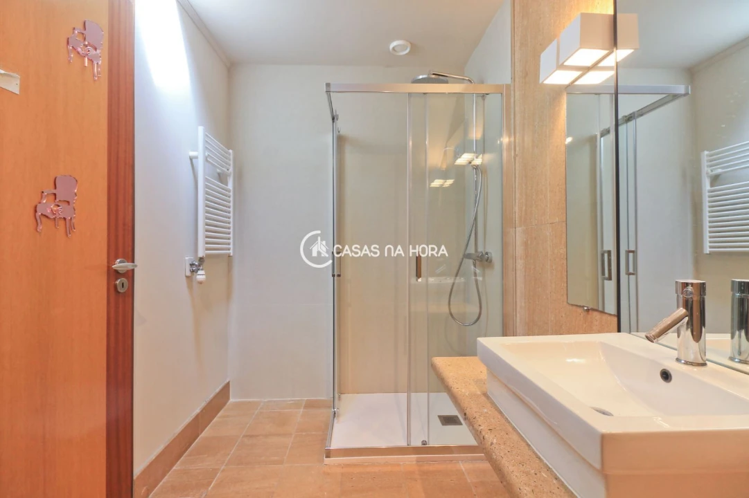 Apartamento T5 para Venda em Cedofeita, Santo Ildefonso, Sé, Miragaia, São Nicolau e Vitória Foto 8