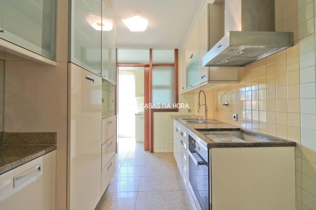 Apartamento T5 para Venda em Cedofeita, Santo Ildefonso, Sé, Miragaia, São Nicolau e Vitória Foto 14