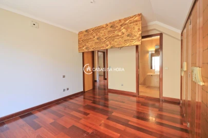 Apartamento T5 para Venda em Cedofeita, Santo Ildefonso, Sé, Miragaia, São Nicolau e Vitória