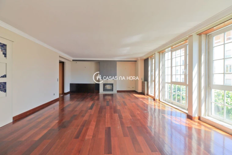 Apartamento T5 para Venda em Cedofeita, Santo Ildefonso, Sé, Miragaia, São Nicolau e Vitória Foto 2