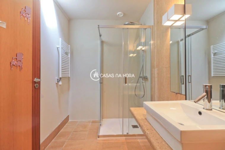 Apartamento T5 para Venda em Cedofeita, Santo Ildefonso, Sé, Miragaia, São Nicolau e Vitória Foto 8