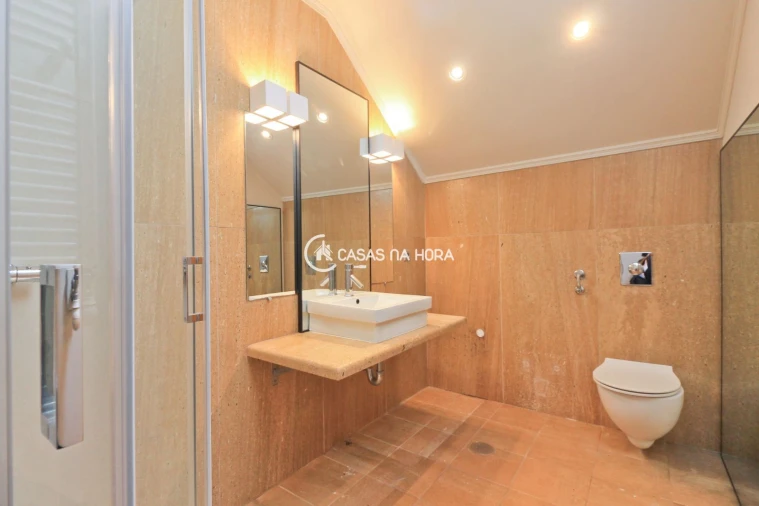 Apartamento T5 para Venda em Cedofeita, Santo Ildefonso, Sé, Miragaia, São Nicolau e Vitória Foto 24