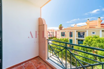 Apartamento T4 para Arrendamento em Santa Maria e São Miguel, São Martinho, São Pedro Penaferrim