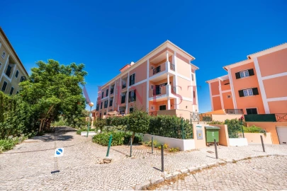 Apartamento T4 para Arrendamento em Santa Maria e São Miguel, São Martinho, São Pedro Penaferrim