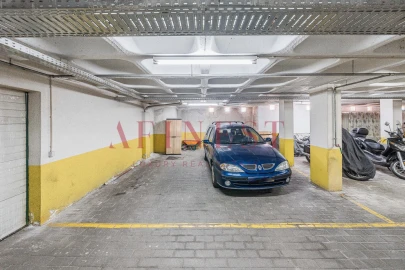 Apartamento T4 para Arrendamento em Santa Maria e São Miguel, São Martinho, São Pedro Penaferrim