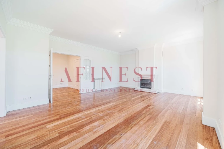 Apartamento T4 para Arrendamento em Santa Maria e São Miguel, São Martinho, São Pedro Penaferrim Foto 19
