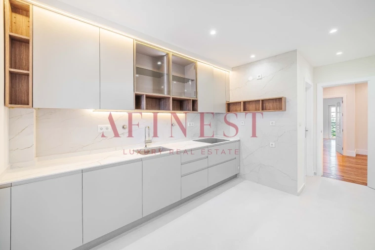 Apartamento T4 para Arrendamento em Santa Maria e São Miguel, São Martinho, São Pedro Penaferrim Foto 2