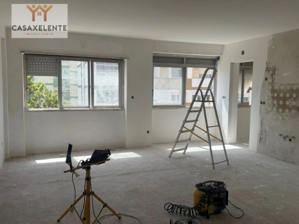 Apartamento T2 para Venda em Odivelas Foto 1