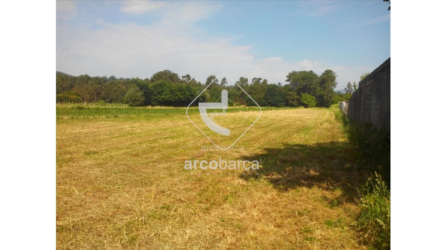 Terreno para Venda em Cornes Foto 1