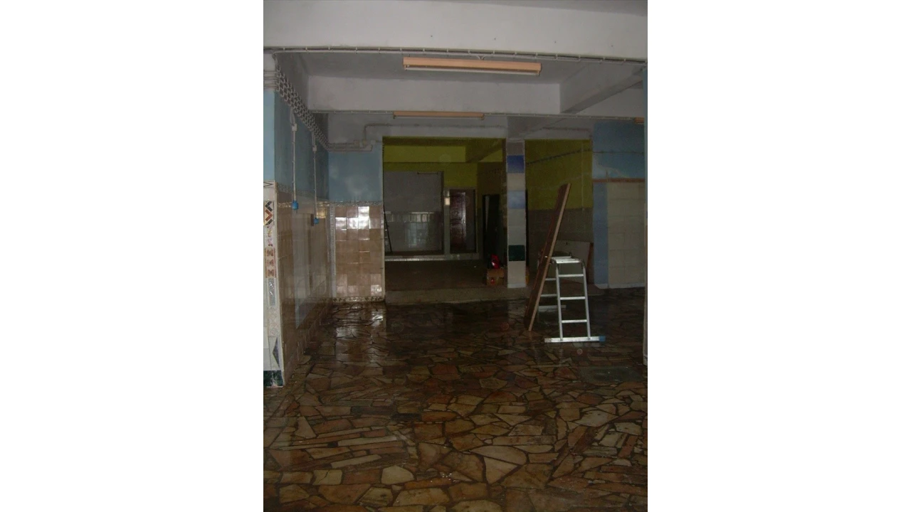 Armazém para Venda em Charneca de Caparica e Sobreda Foto 1