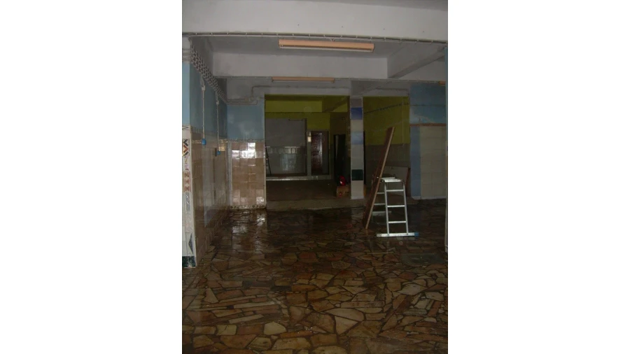 Armazém para Venda em Charneca de Caparica e Sobreda Foto 1