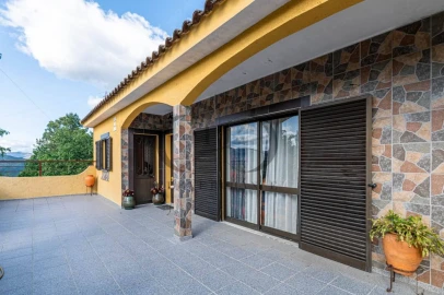 Moradia T6 para Venda em Ruivães e Campos