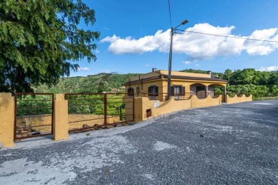 Moradia T6 para Venda em Ruivães e Campos