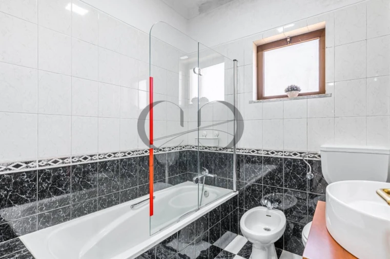 Moradia T6 para Venda em Ruivães e Campos Foto 15