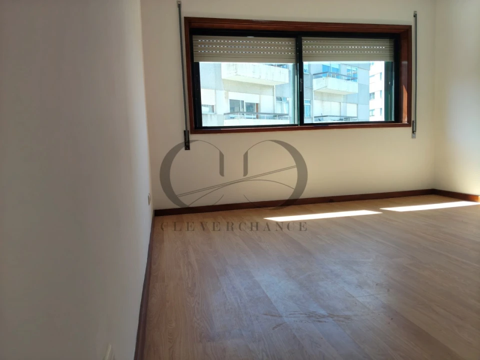 Apartamento T2 para Venda em Santa Marinha e São Pedro da Afurada Foto 11