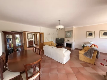 Moradia T4 para Venda em Lagos (São Sebastião e Santa Maria)