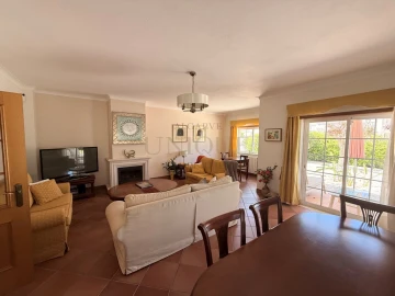 Moradia T4 para Venda em Lagos (São Sebastião e Santa Maria)
