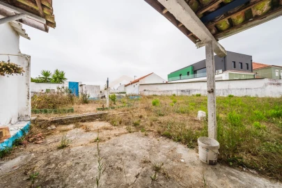 Moradia T3 para Venda em Nossa Senhora do Pópulo, Coto e São Gregório