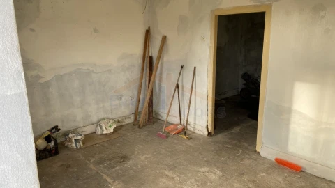 Moradia T3 para Venda em Nossa Senhora do Pópulo, Coto e São Gregório