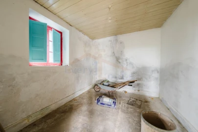 Moradia T3 para Venda em Nossa Senhora do Pópulo, Coto e São Gregório
